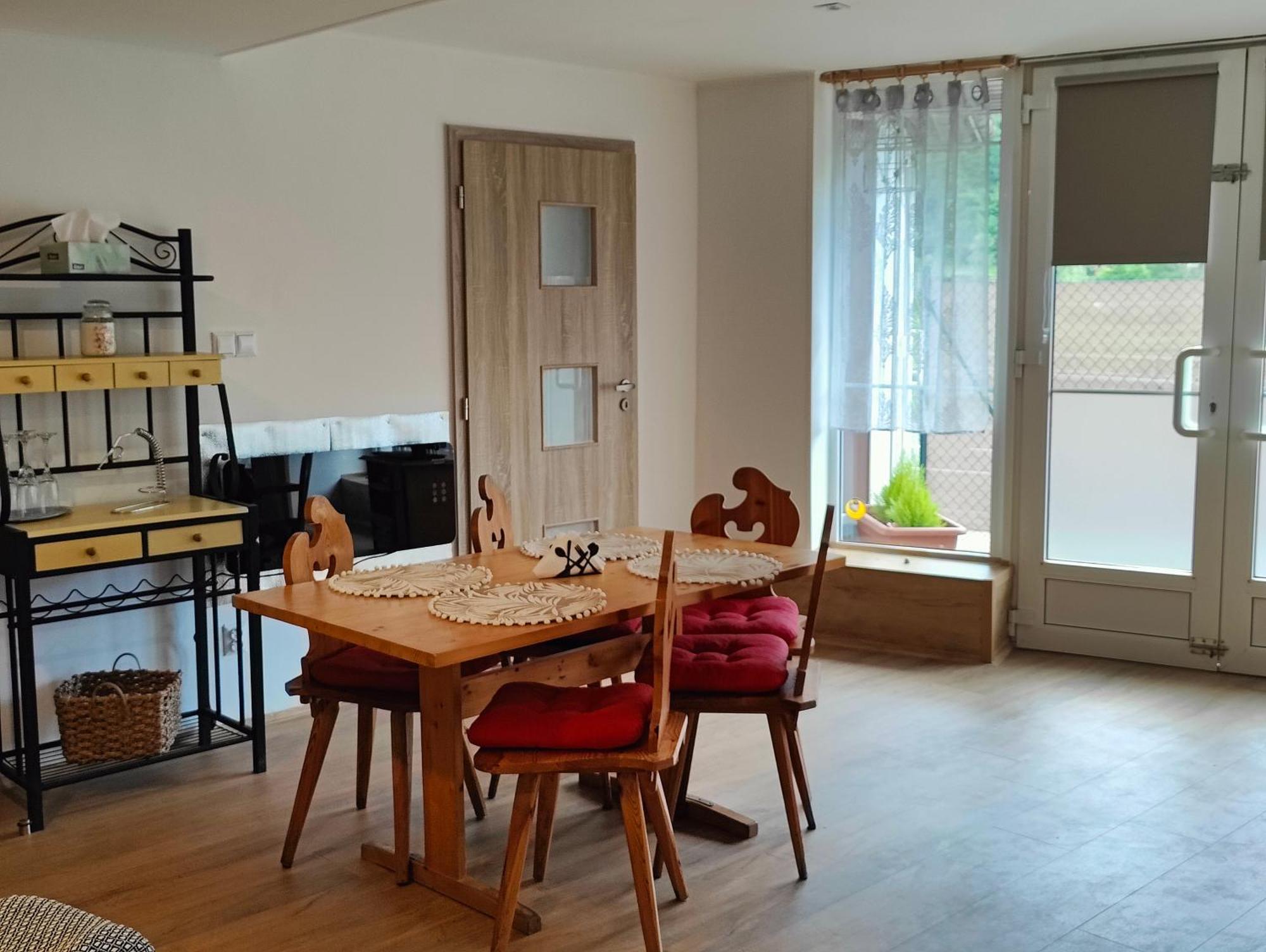 Apartman Hranice - ฮเรนสโก ภายนอก รูปภาพ